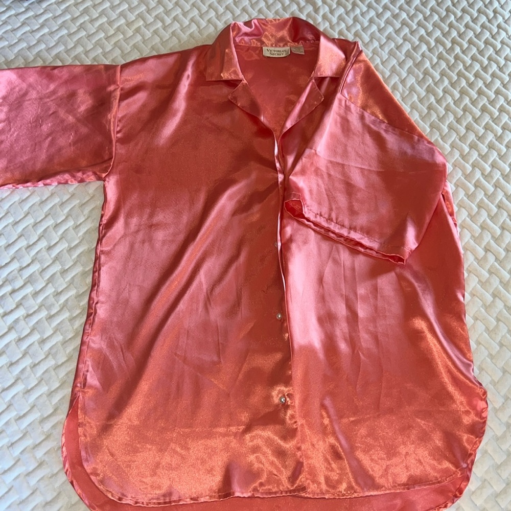 Victoria’s Secret Gold Label Vintage Coral Satin Sleepshirt size small
